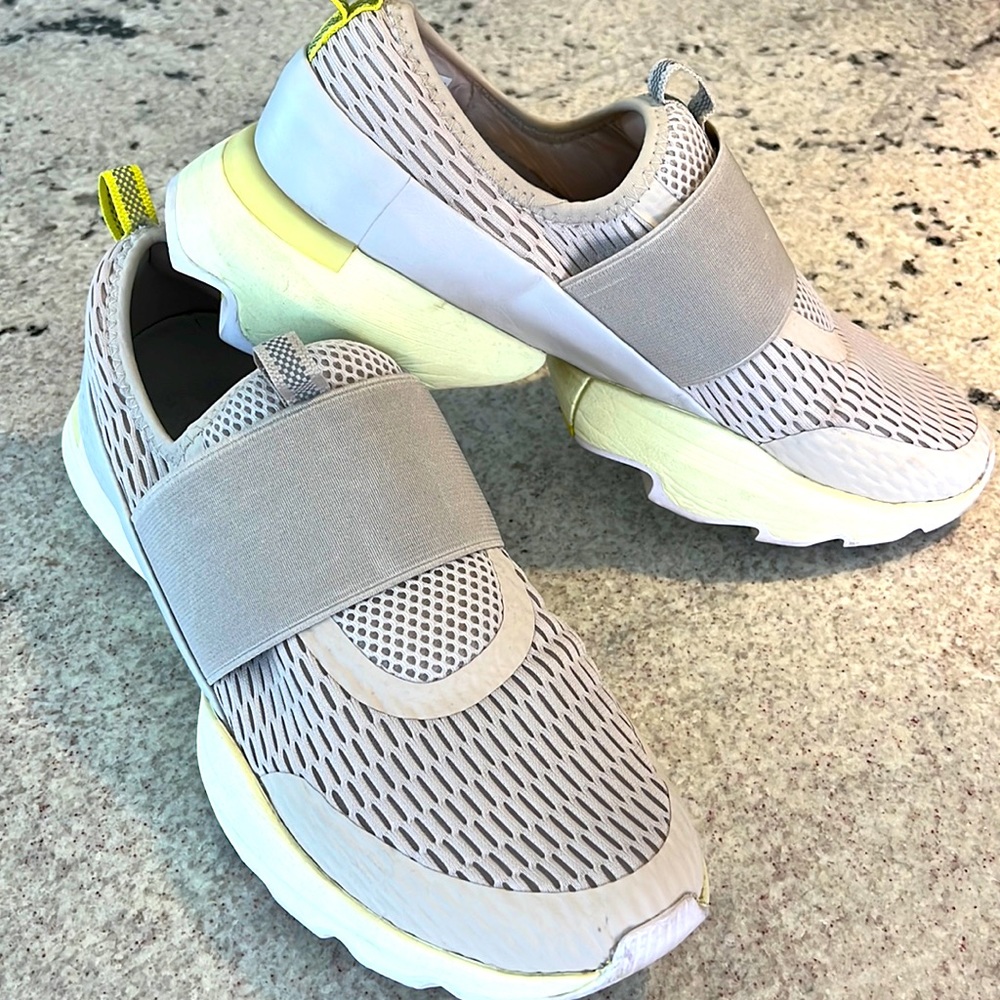 Sorel kinetic sneakers